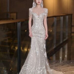 New Elegant Silver Lining White Evening Wedding Gown Size: Medium. Never used
